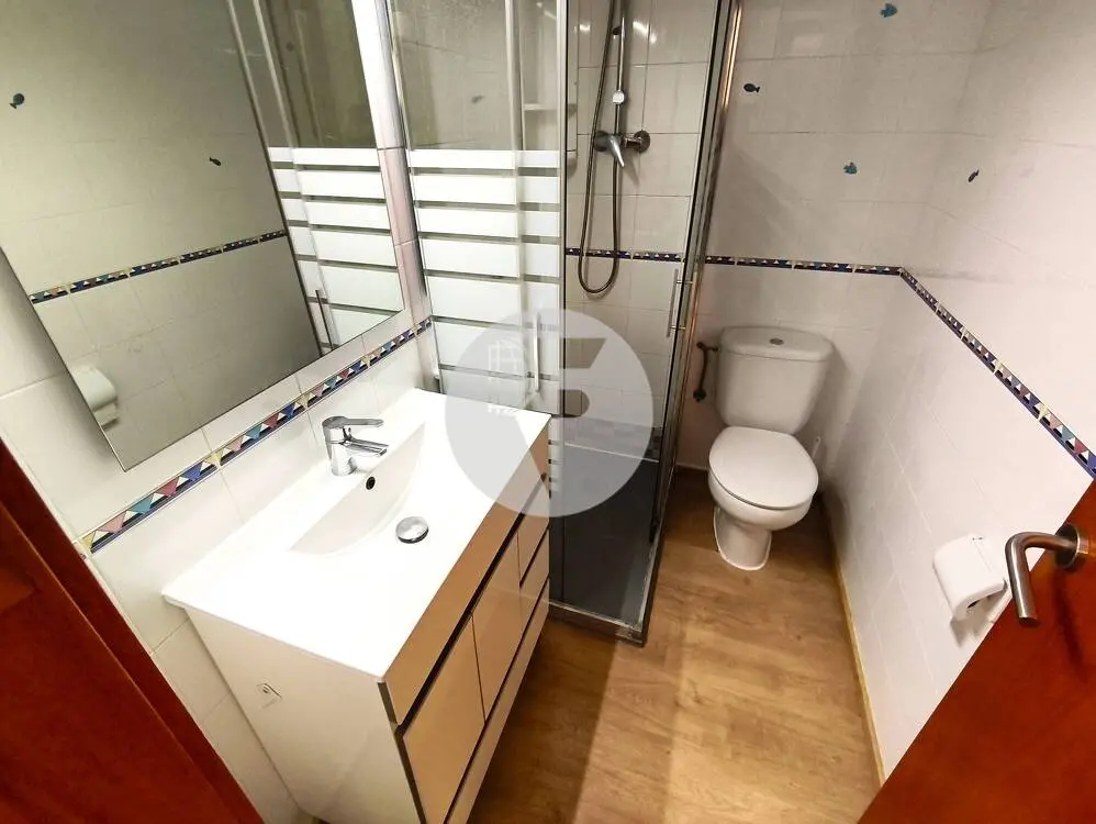 Bonito Ático Dúplex con Terraza y Balcón en Can Roca (A 60 Minutos de BCN – Plaza Cataluña) - imagen 36