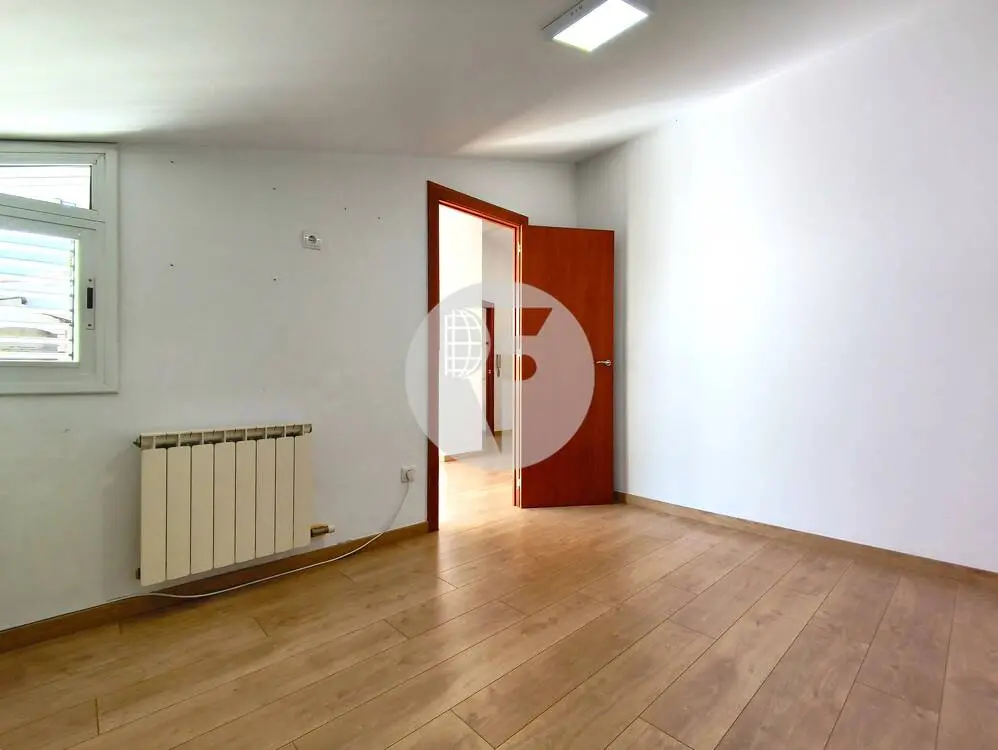Bonito Ático Dúplex con Terraza y Balcón en Can Roca (A 60 Minutos de BCN – Plaza Cataluña) - imagen 45
