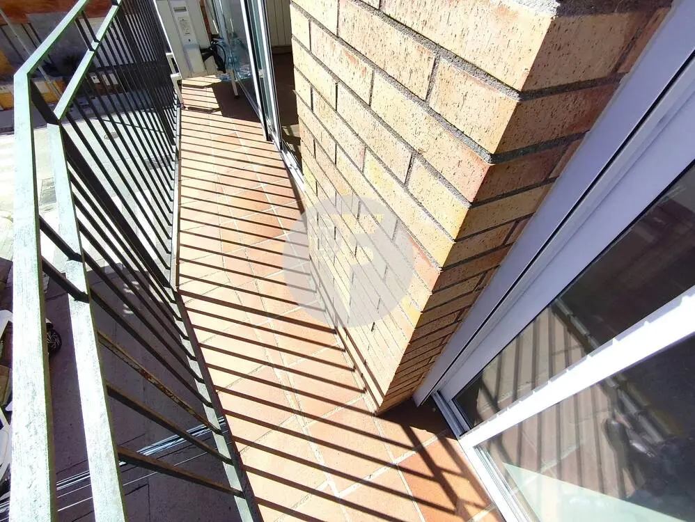 Bonito Ático Dúplex con Terraza y Balcón en Can Roca (A 60 Minutos de BCN – Plaza Cataluña) - imagen 6