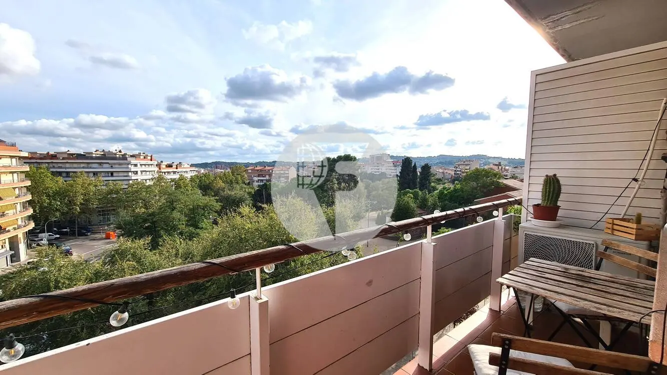PISO DE 3 HABITACIONES A 1 MINUTO DEL PARC DE VALLPARADÍS – TERRASSA