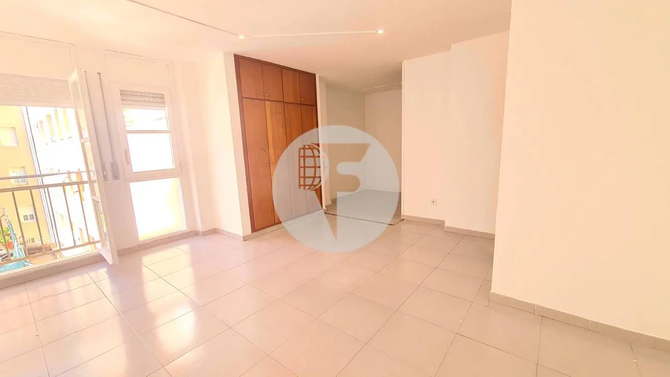Loft de 35 m² en la zona universitaria de Terrassa, con aparcamiento incluido - imagen 2