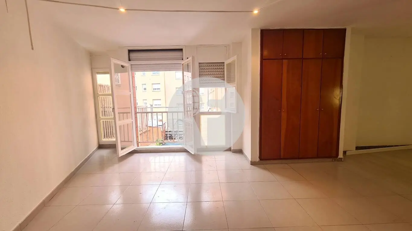 Loft de 35 m² en la zona universitaria de Terrassa, con aparcamiento incluido - imagen 3