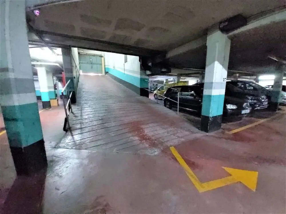 Plaza de parking con ubicación inmejorable en Terrassa 15