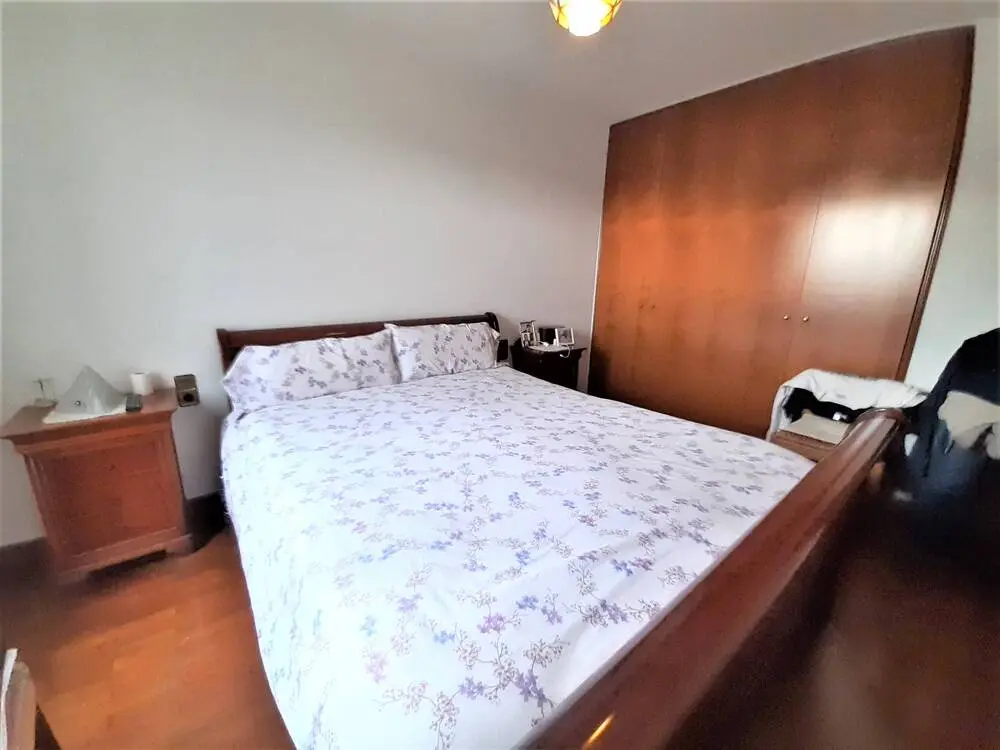 Practical 3 bedroom flat with balcony in the centre of Terrassa. 7