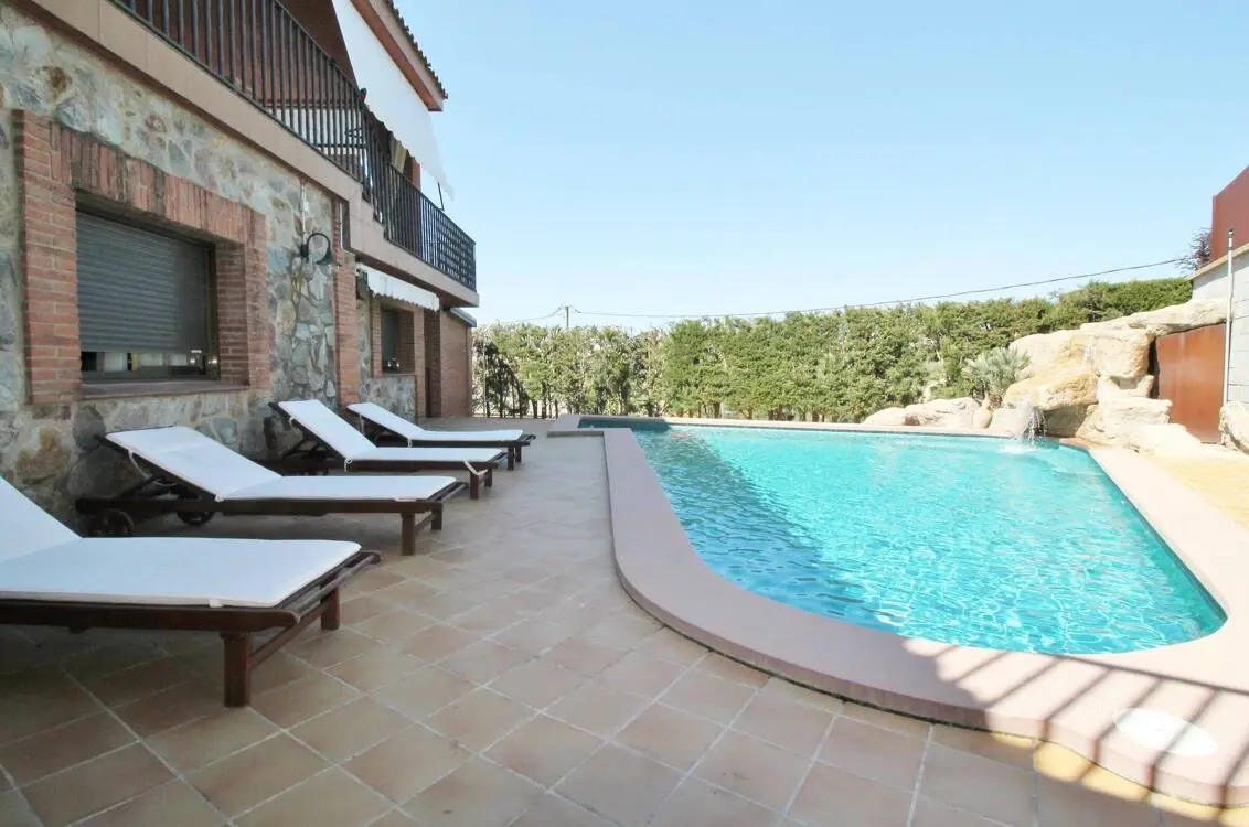 Magnificent house with swimming pool for sale in Ullastrell 16