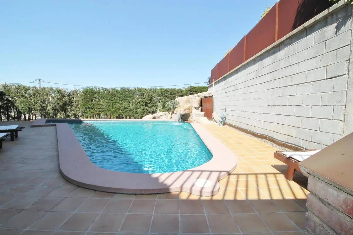 Magnífica casa amb piscina en venda a Ullastrell  15