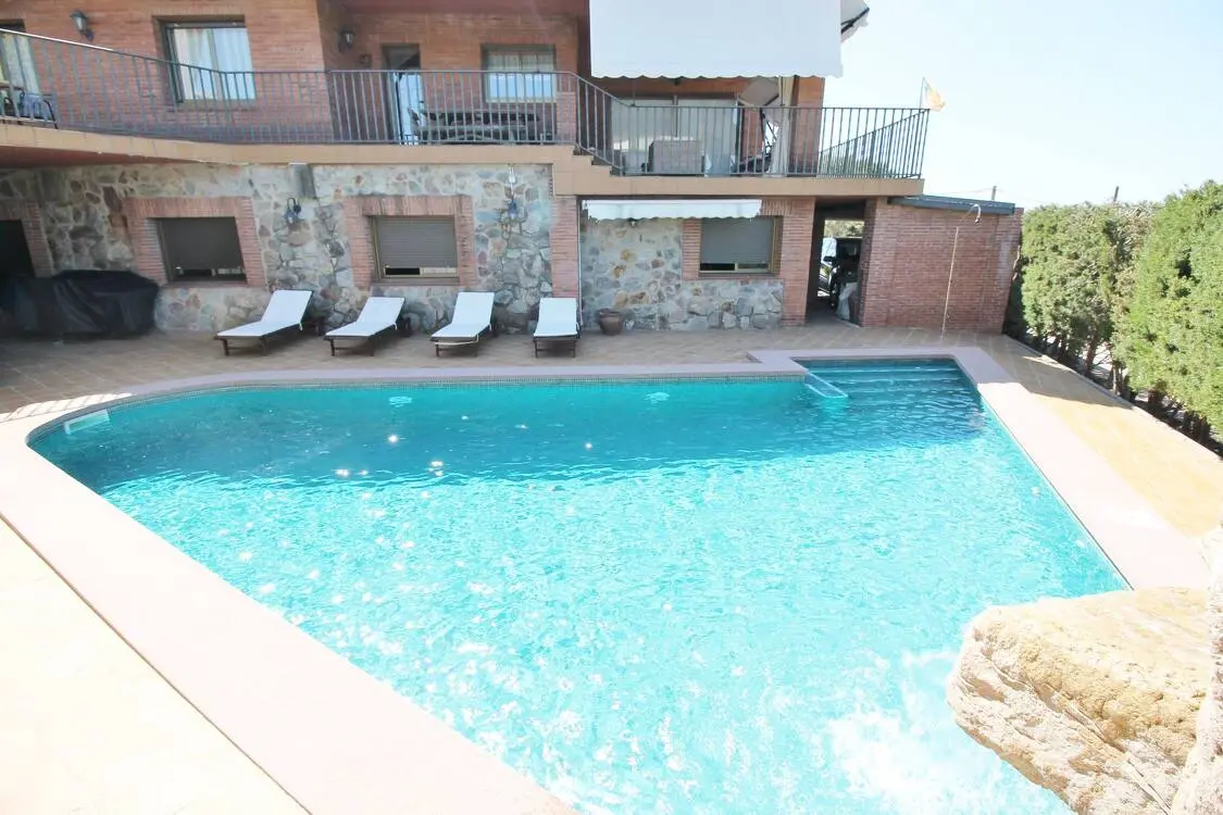 Magnificent house with swimming pool for sale in Ullastrell 19