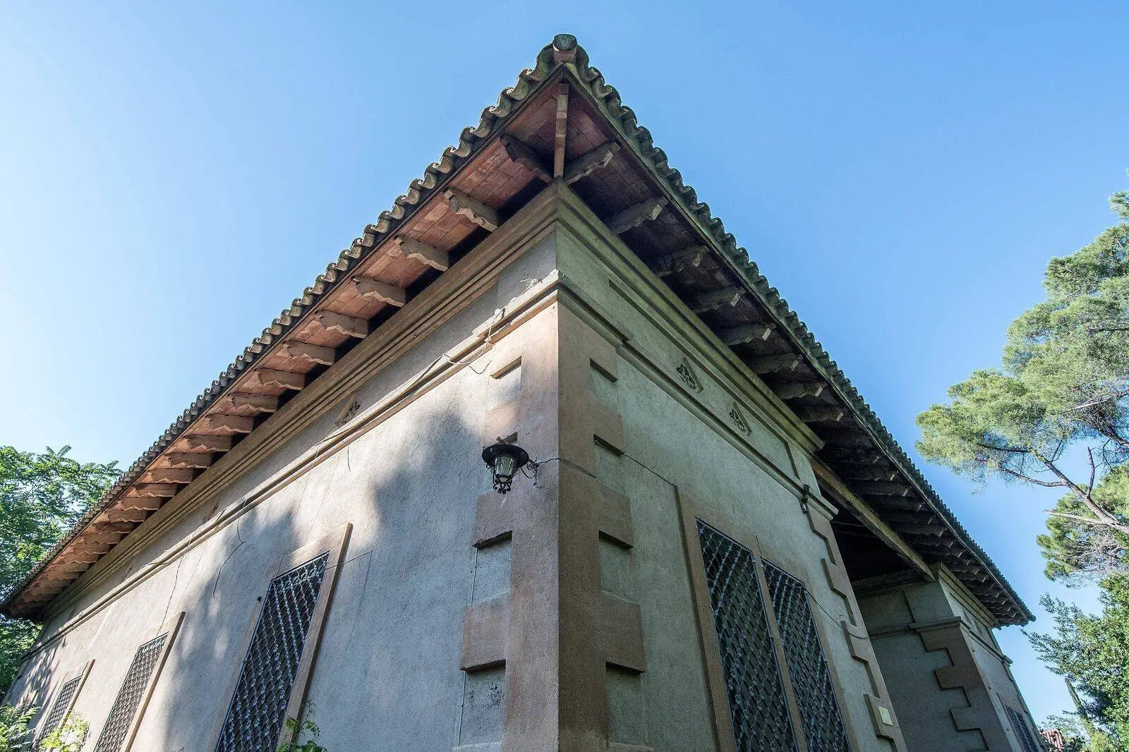 Xalet unifamiliar modernista en venda a Torre Negra a Sant Cugat del Vallès
 8