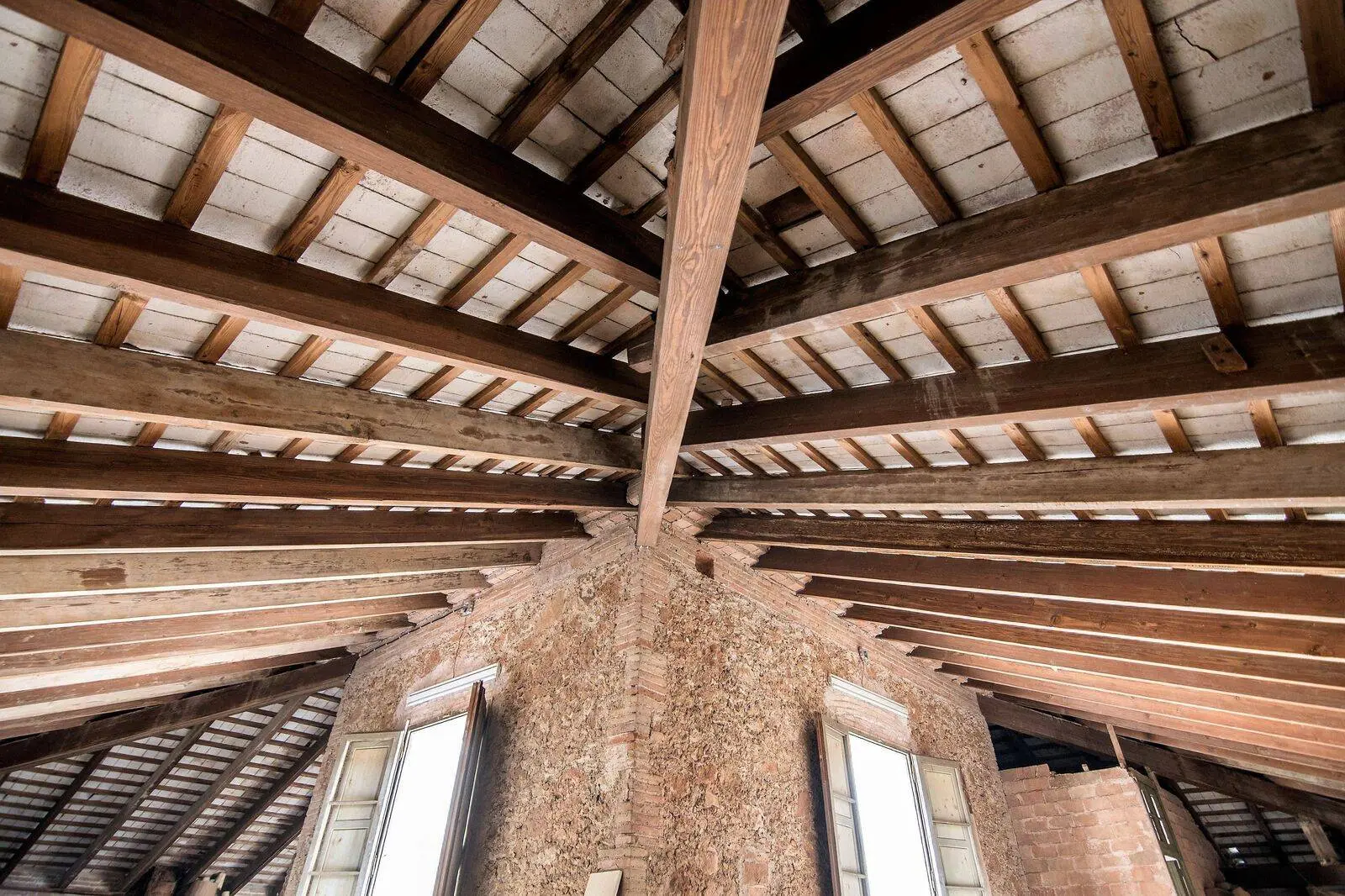 Xalet unifamiliar modernista en venda a Torre Negra a Sant Cugat del Vallès
 27