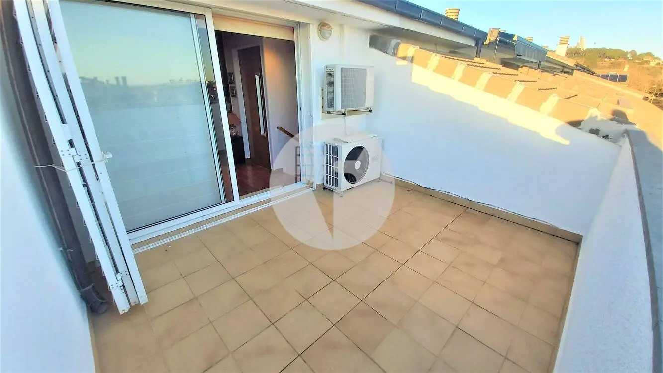 Impressive 309 m² house with elevator, pool and 70 m² garage 11