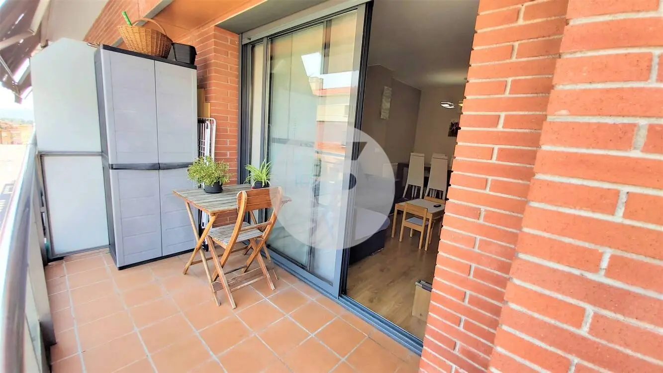 Impressive semi-new apartment with 3 bedrooms and balcony in Can Rosés 2