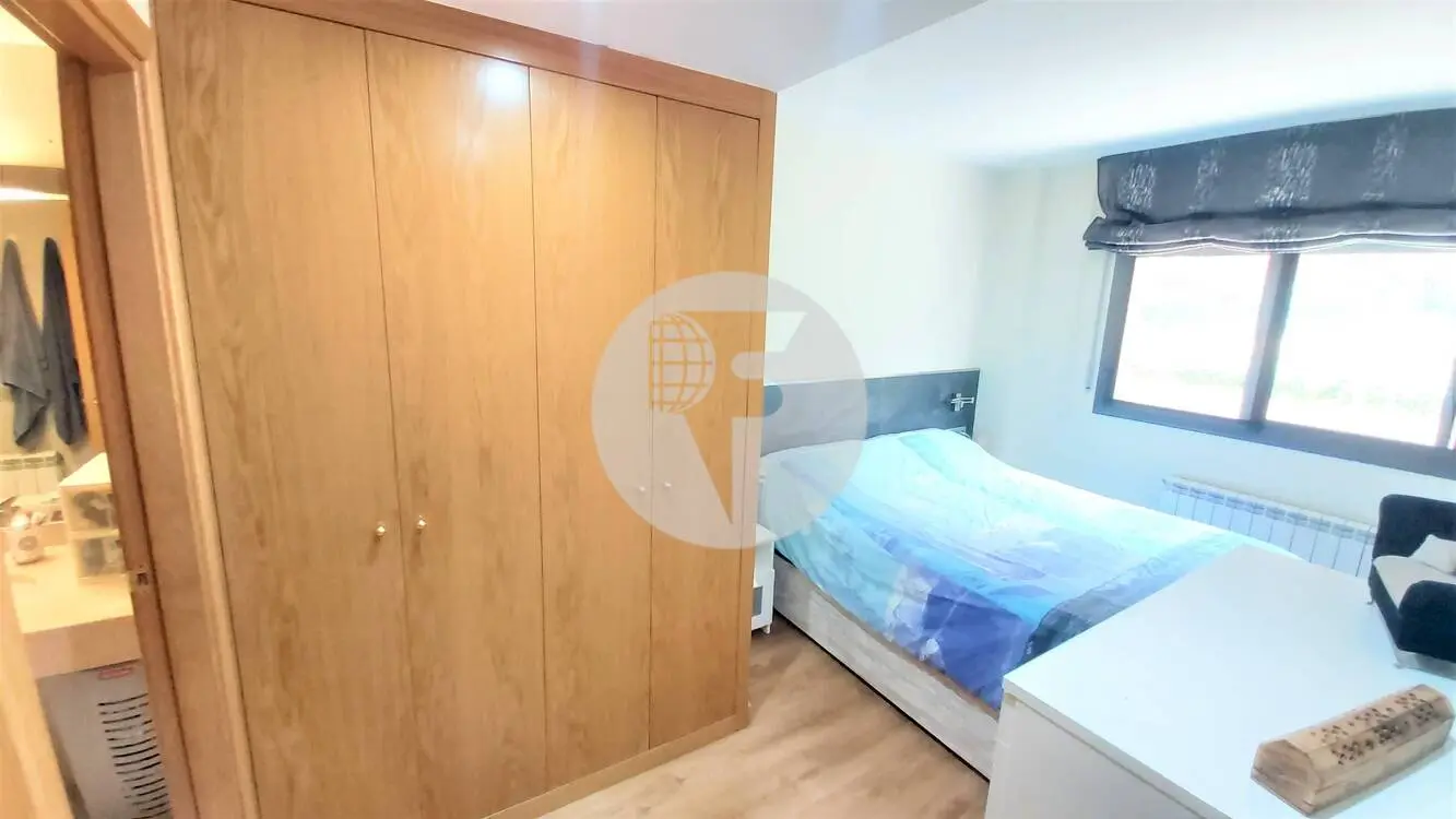 Impressive semi-new apartment with 3 bedrooms and balcony in Can Rosés 25