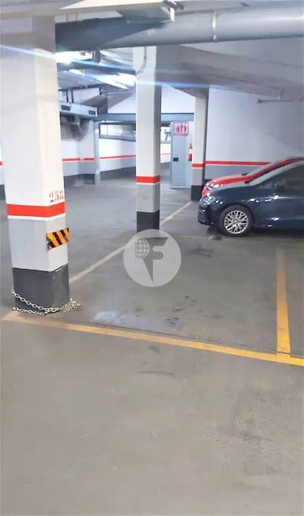 Eight parking spaces in Terrassa city center. 4