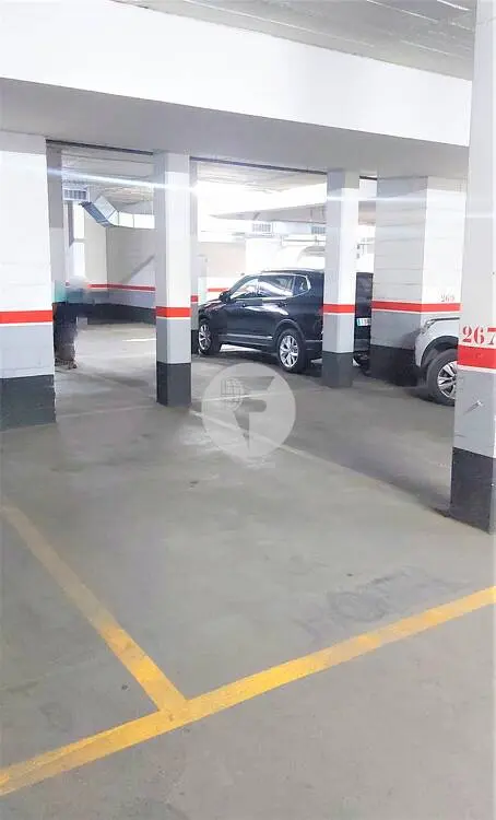 Eight parking spaces in Terrassa city center. 21