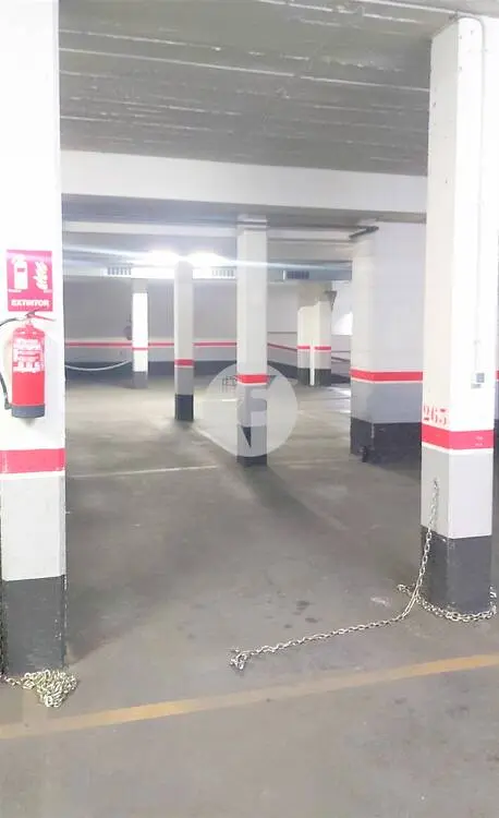 Eight parking spaces in Terrassa city center. 10