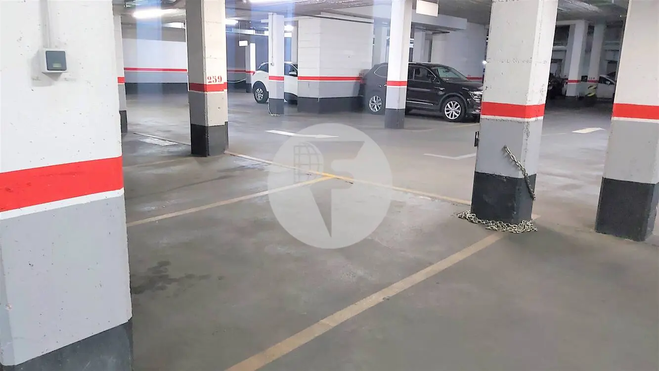 Eight parking spaces in Terrassa city center. 3