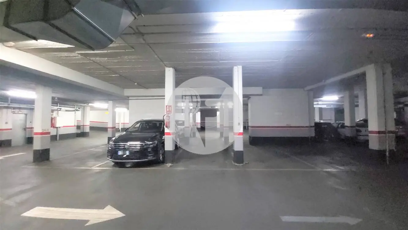 Eight parking spaces in Terrassa city center. 23