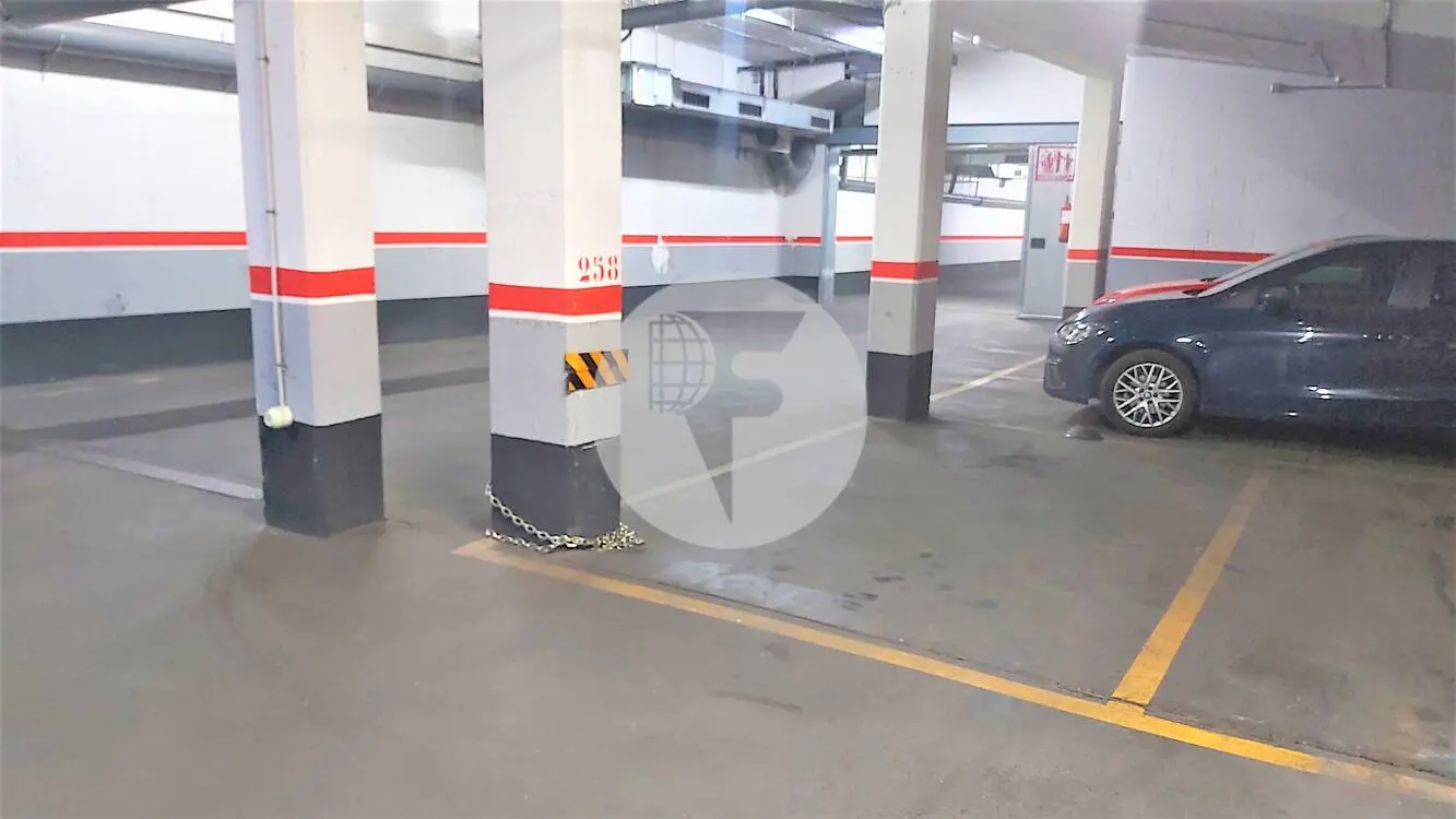 Eight parking spaces in Terrassa city center. 2