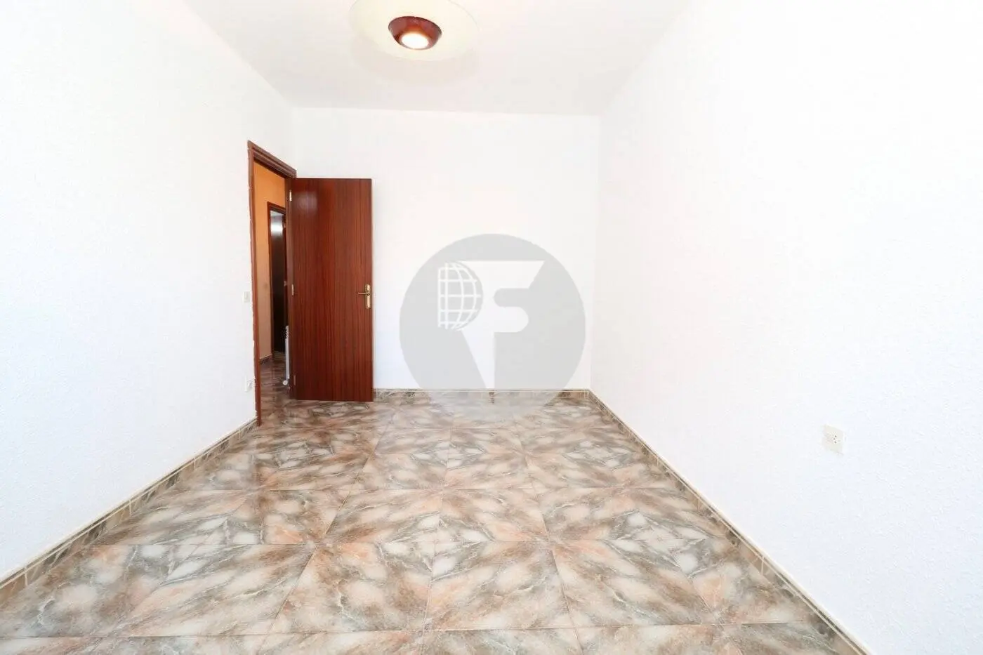 Spacious, super-bright 4-bedroom apartment in Ca n'Oriac, Sabadell 4