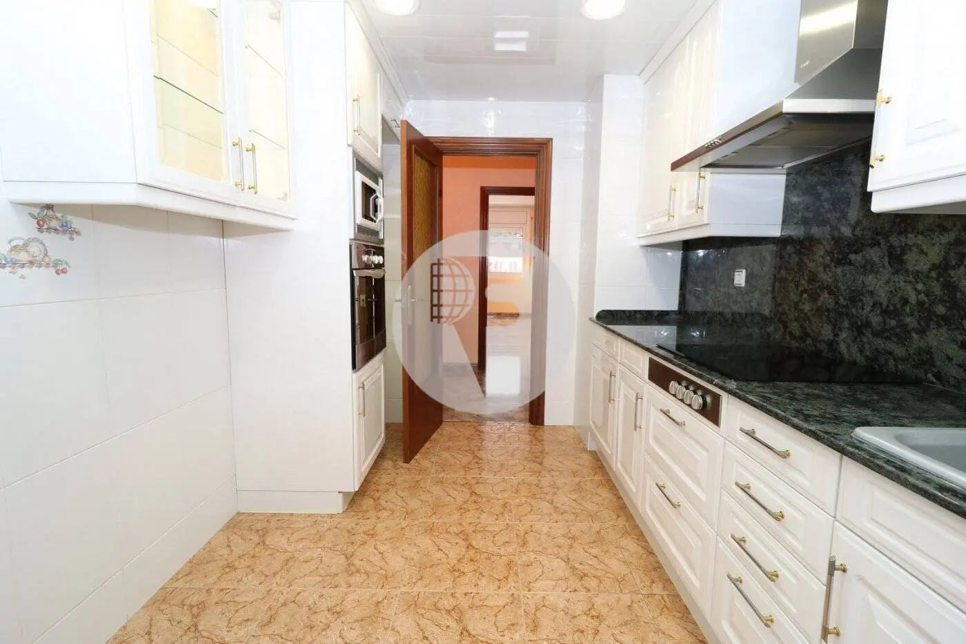 Spacious, super-bright 4-bedroom apartment in Ca n'Oriac, Sabadell 12