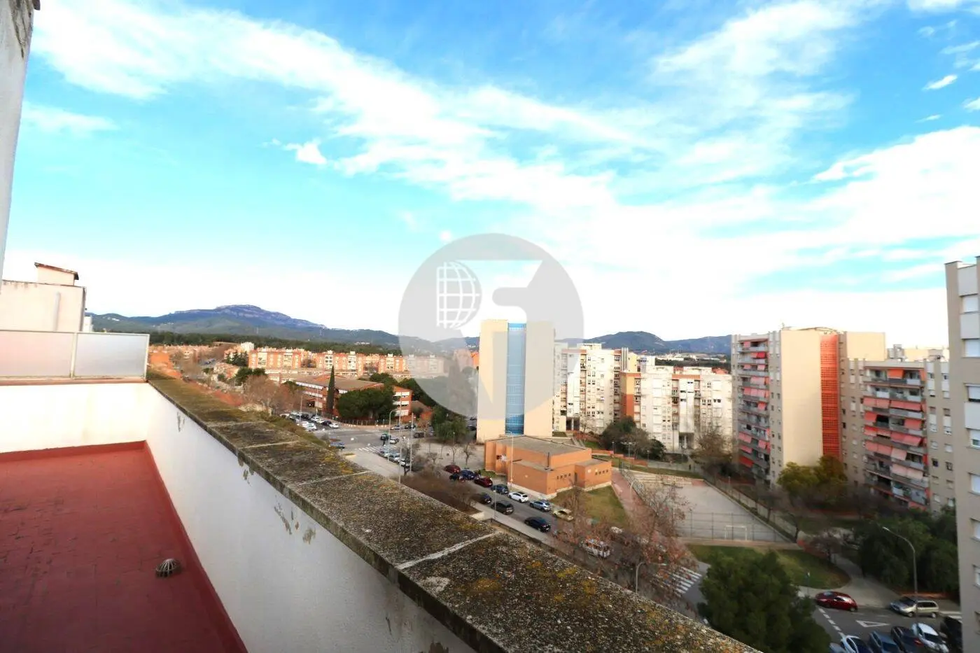 Spacious, super-bright 4-bedroom apartment in Ca n'Oriac, Sabadell 25