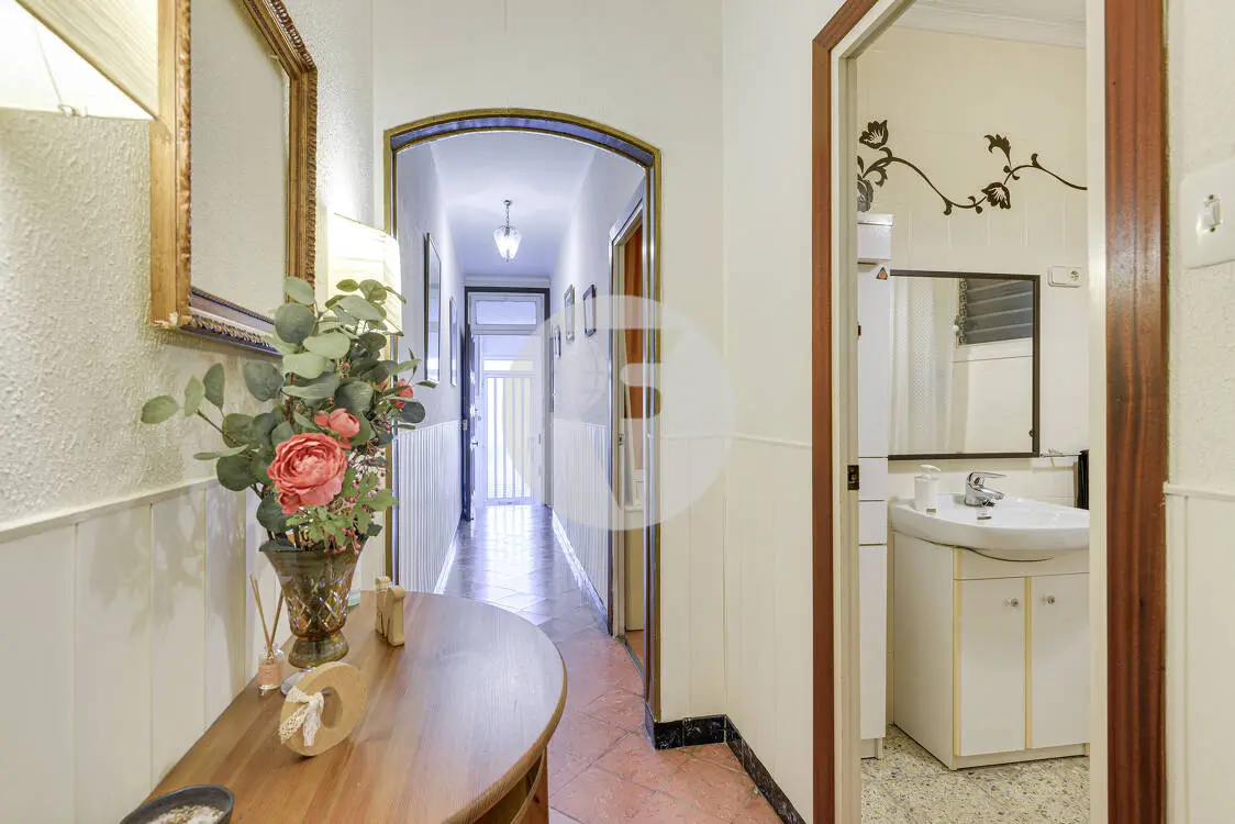 Exclusive three-storey house and a studio just 5 minutes from the centre of Terrassa. 23