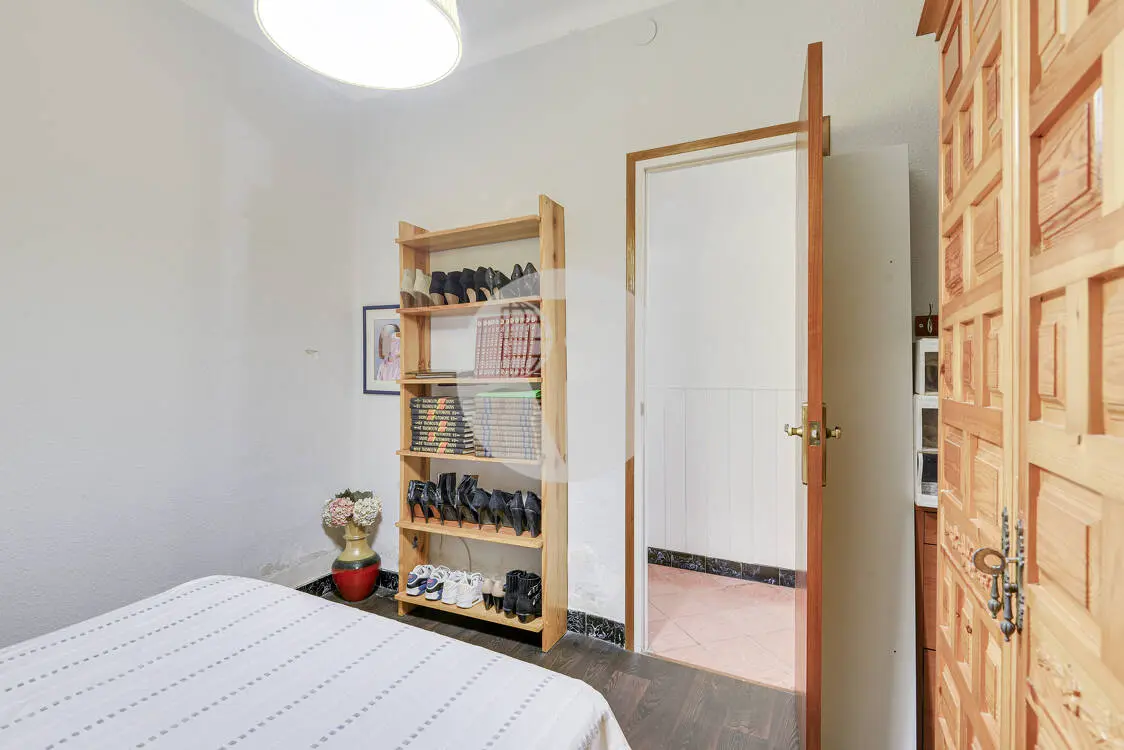 Exclusive three-storey house and a studio just 5 minutes from the centre of Terrassa. 16
