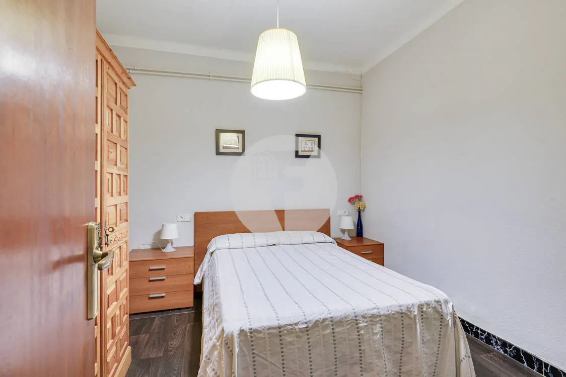 Exclusive three-storey house and a studio just 5 minutes from the centre of Terrassa. 15