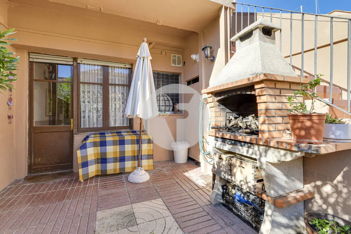 Exclusive three-storey house and a studio just 5 minutes from the centre of Terrassa. 27