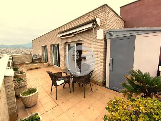 Ático Dúplex de Lujo con 3 Terrazas en Vallparadís - Universitat (A 1 minuto caminando del Centro de Terrassa y a 45 Minutos en Ferrocarril de BCN – Plaza Cataluña)