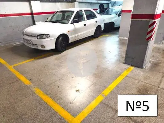 4 Plazas de Aparcamiento en Venta Coche Grande y Moto (Zona Av. Àngel Sallent esquina c/ Dr. Salvà)