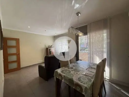 Piso de 3 habitaciones en Via Alexandra – Funcional y bien ubicado en Sabadell