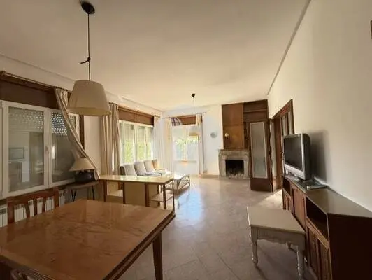 Casa en venta en Sant Feliu del Racó con terraza, chimenea y garaje