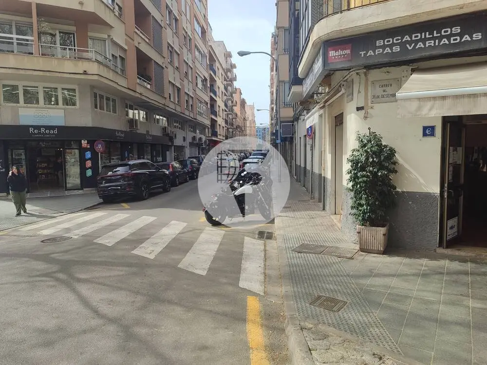 The parking space is for sale at Ramon Berenguer III street in Palma. 4