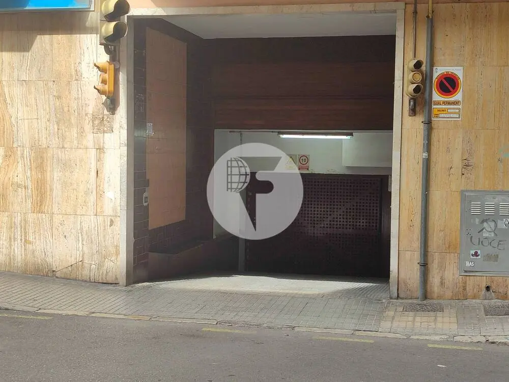 The parking space is for sale at Ramon Berenguer III street in Palma. 3