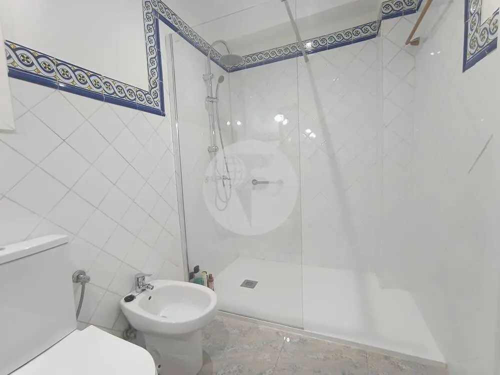 Amplia y luminosa vivienda de 3 dormitorios en pleno centro de Palma - imagen 11