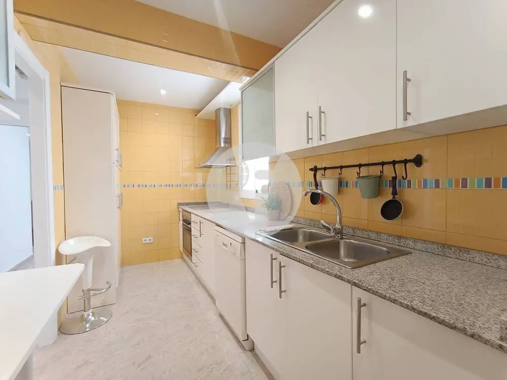 Amplia y luminosa vivienda de 3 dormitorios en pleno centro de Palma - imagen 12