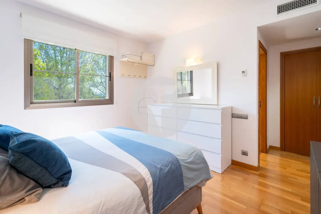 Exclusivo ático con solárium privado y vistas al mar en Son Puig - imagen 13