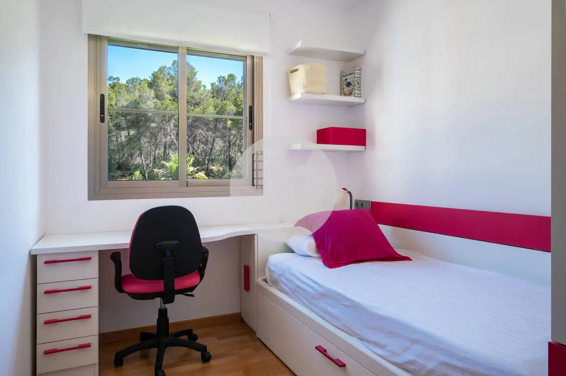 Exclusivo ático con solárium privado y vistas al mar en Son Puig - imagen 18