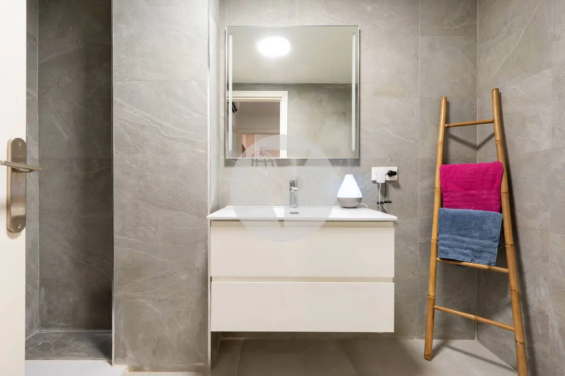 Elegancia, luz y amplitud en una de las zonas con mayor proyección de Palma. - imagen 12