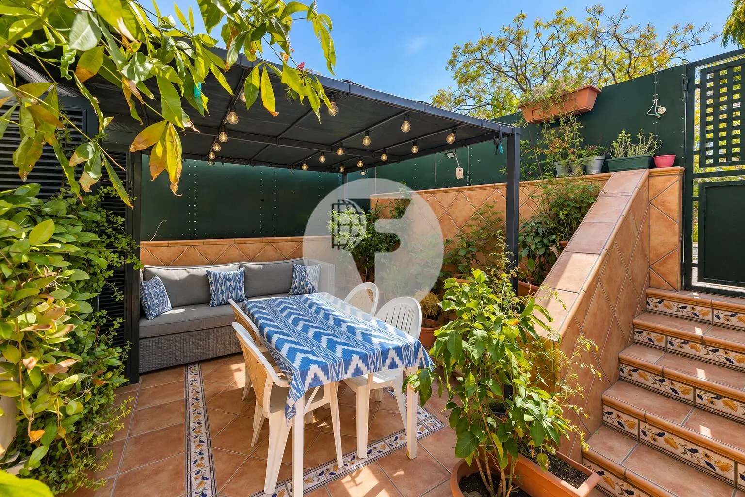La Vileta | 4 dormitorios · 215 m² · Garaje privado de 72 m² - imagen 2