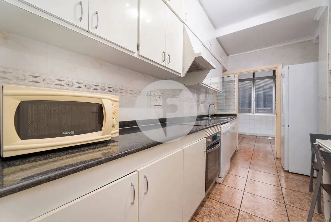 Vivienda de 4 dormitorios con dos terrazas frente a El Corte Inglés - imagen 10