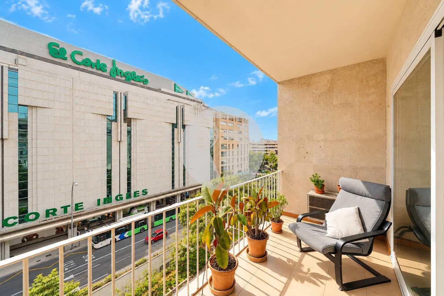 Vivienda de 4 dormitorios con dos terrazas frente a El Corte Inglés - imagen 6