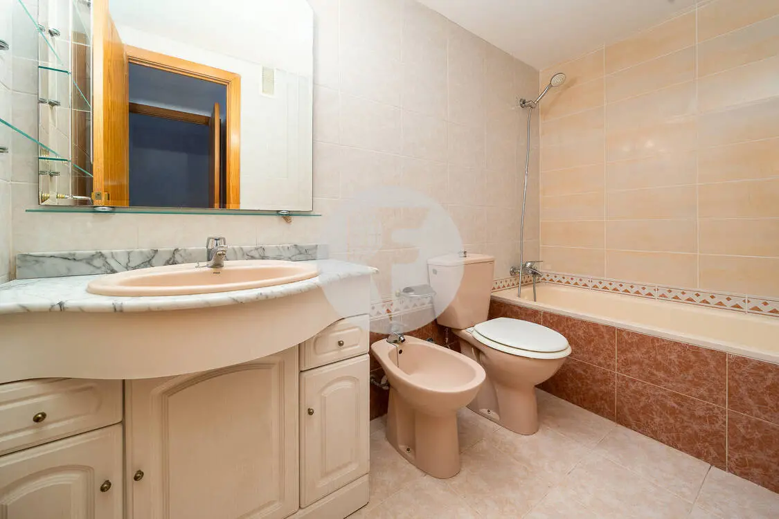PISO EN VENTA EN CALLE COTLLIURE CON APARCAMIENTO Y TRASTERO INCLUIDOS - imagen 14