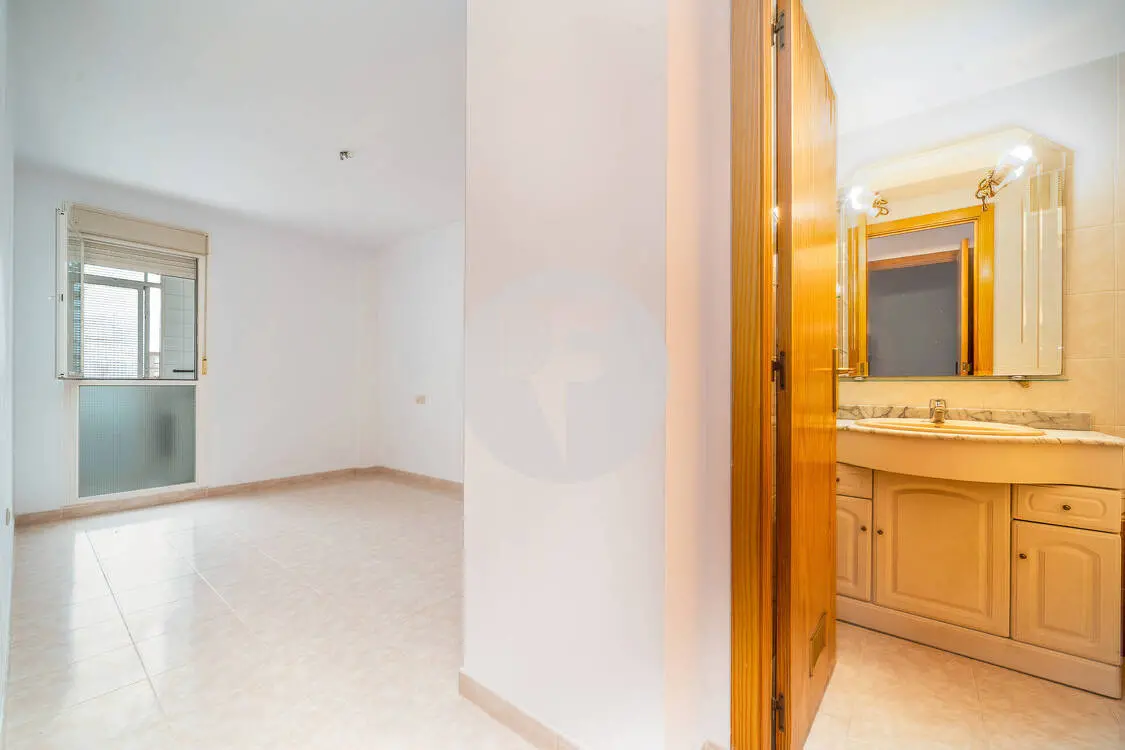 PISO EN VENTA EN CALLE COTLLIURE CON APARCAMIENTO Y TRASTERO INCLUIDOS - imagen 13