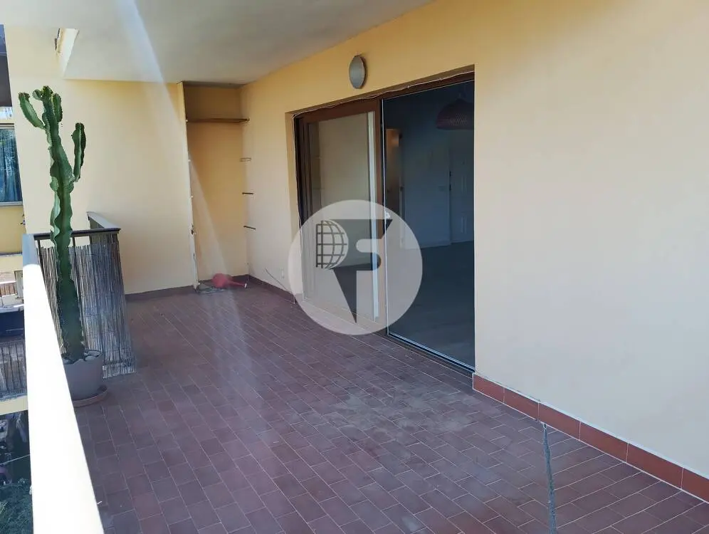 Apartment with elevator in a building with few neighbors with pool and parking included in Marivent 27