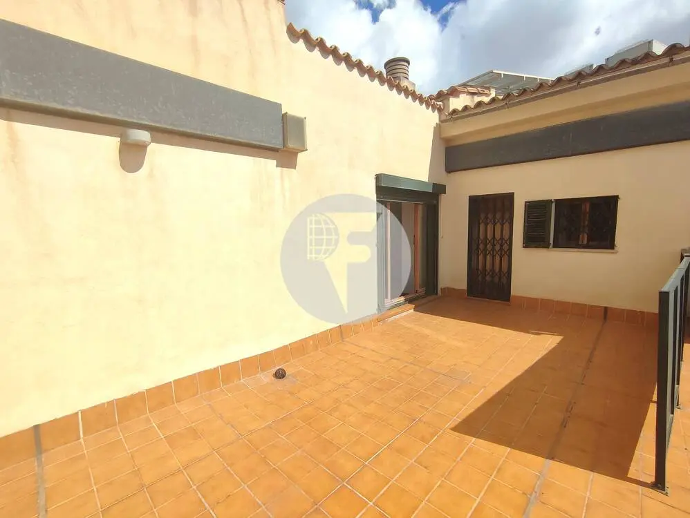 Penthouse for sale in the heart of Palma in a residential building with elevator located in the Plaza Mayor. 16