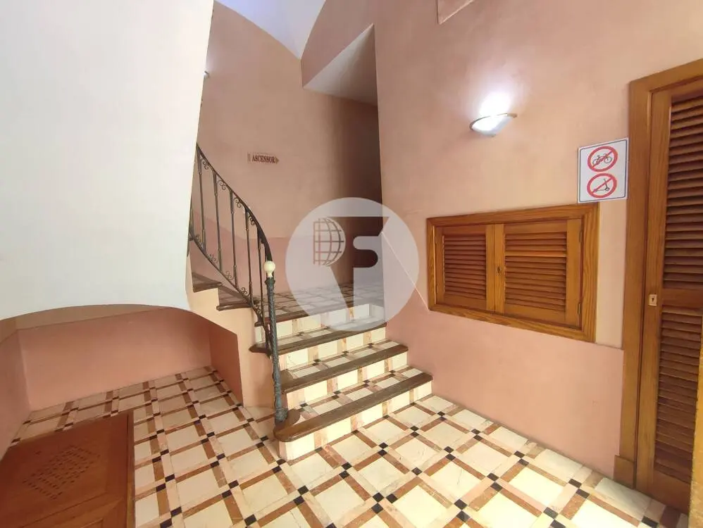 Penthouse for sale in the heart of Palma in a residential building with elevator located in the Plaza Mayor. 18