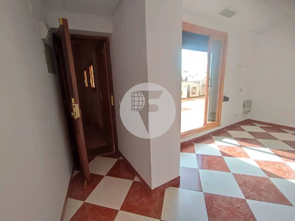 Penthouse for sale in the heart of Palma in a residential building with elevator located in the Plaza Mayor. 12