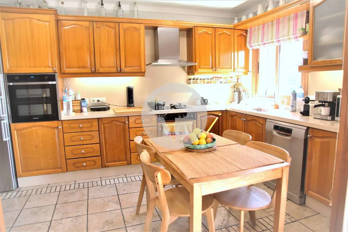 4 bedroom detached house in second sea line in Calvià. 9
